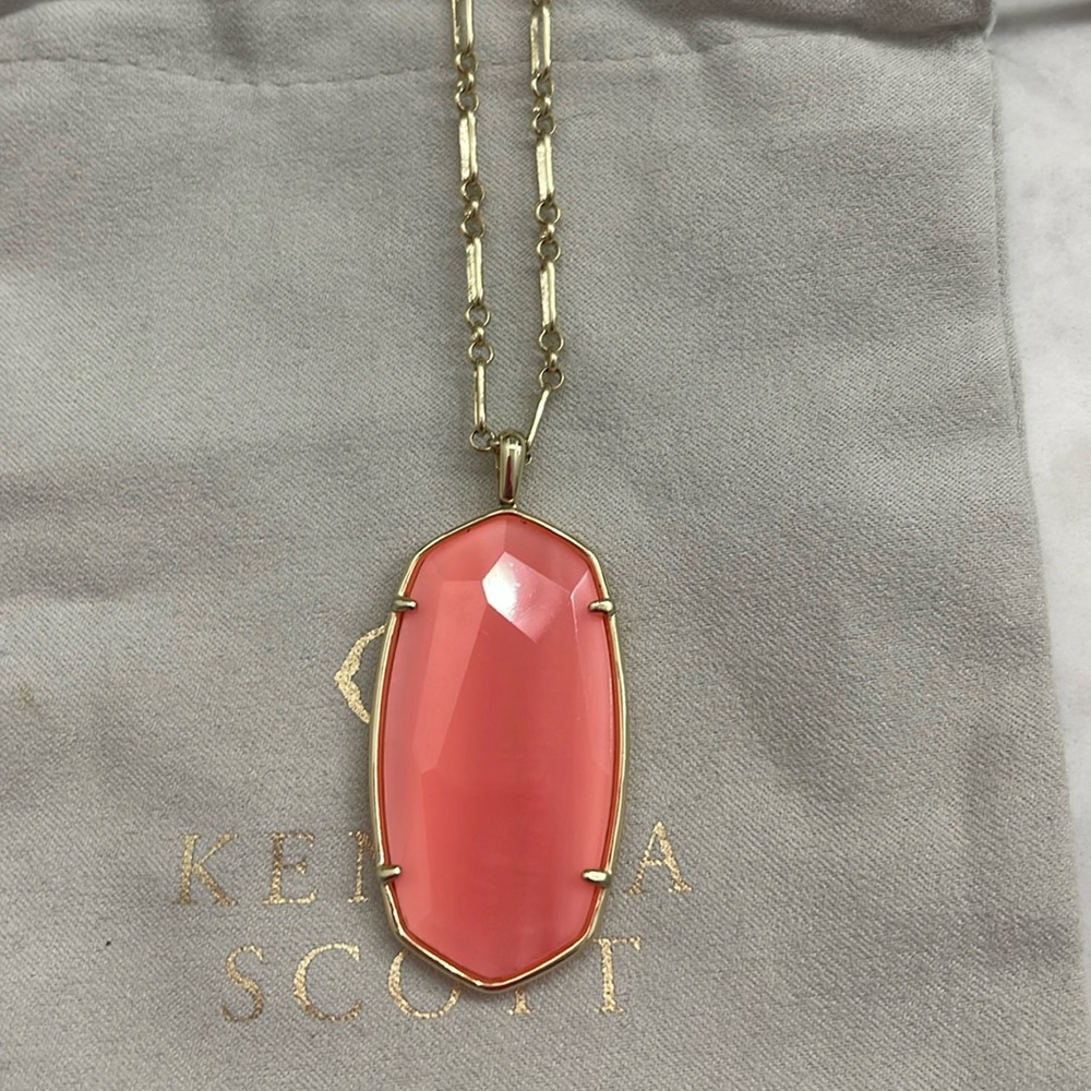 EUC Kendra Scott long gold & coral pendant necklace